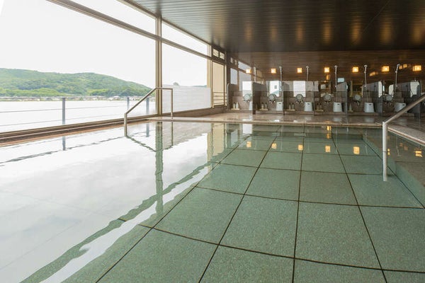 【JR福山駅発】東郷温泉「湖畔の宿 水明荘」贅沢かにづくし全13品フルコース 日帰り1